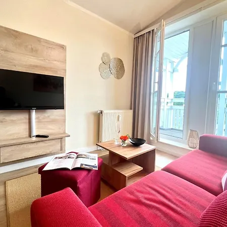 Moderne Mit Balkon Und Wlan In