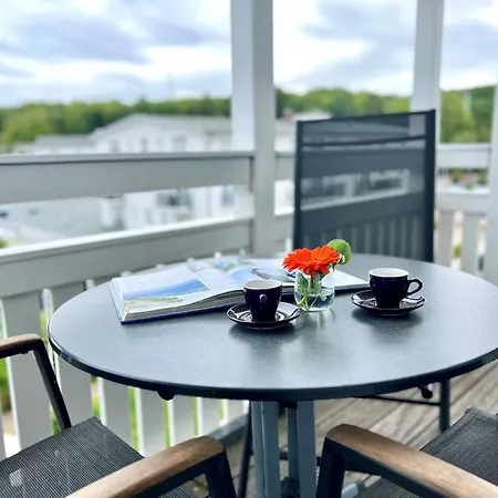 Moderne Mit Balkon Und Wlan In